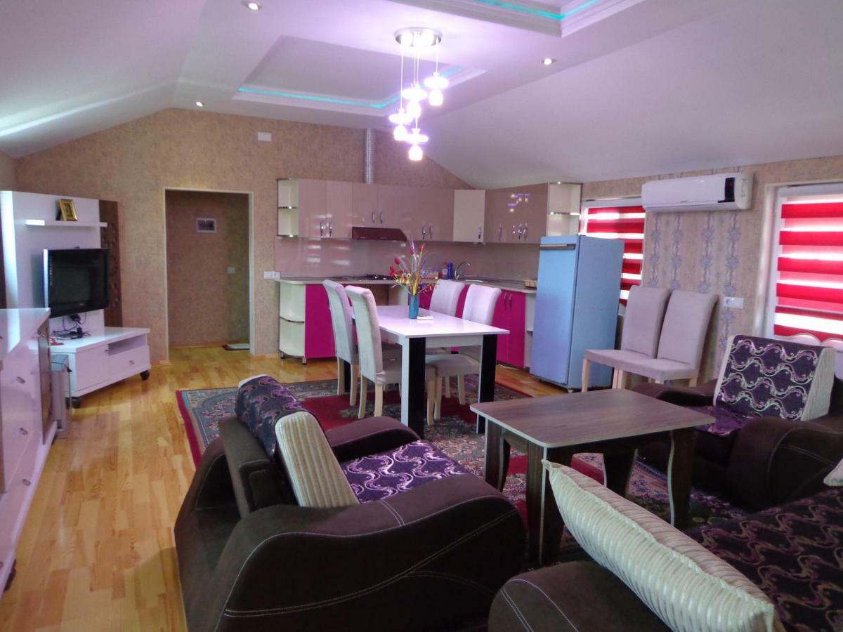 Bed and Breakfast Tubram S Ailəvi Qonaq Evi Şǝki Exteriér fotografie